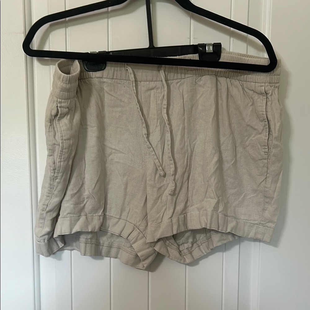 Old Navy Tan Shorts Lightweight Comfort